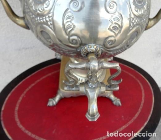 Antig&uuml;edades: Samovar antiguo de metal repujado - Foto 19