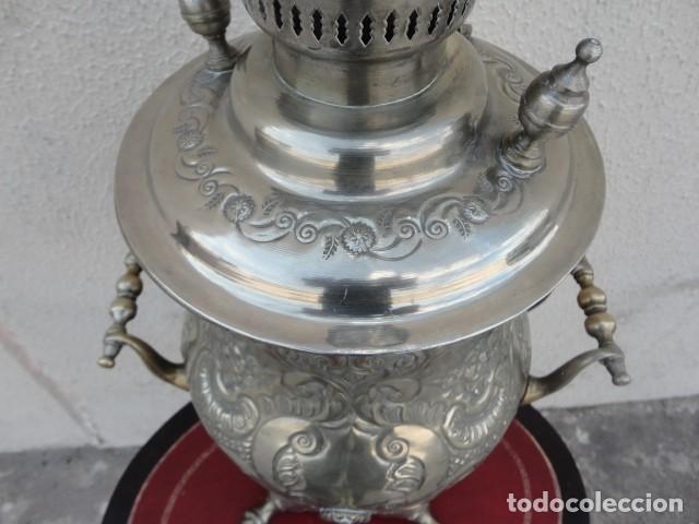 Antig&uuml;edades: Samovar antiguo de metal repujado - Foto 20
