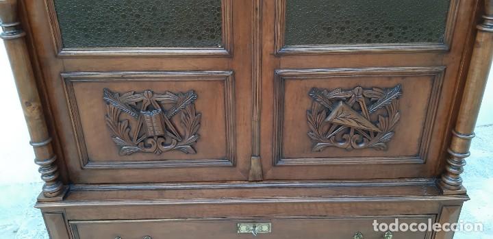 Antig&uuml;edades: Vitrina antig&uuml;a de madera noble - Foto 3
