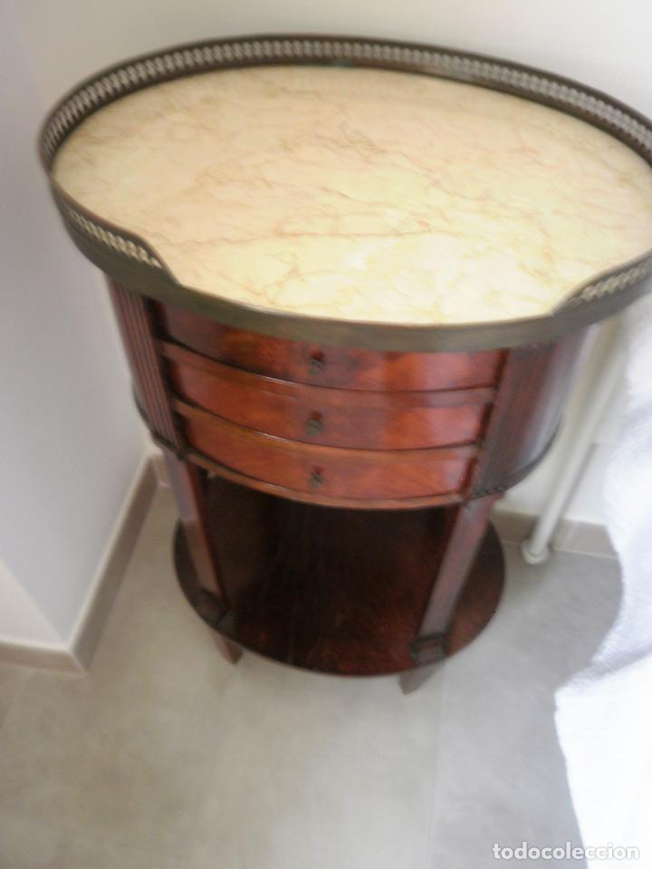 Antig&uuml;edades: Pareja de mesillas de noche - Foto 5
