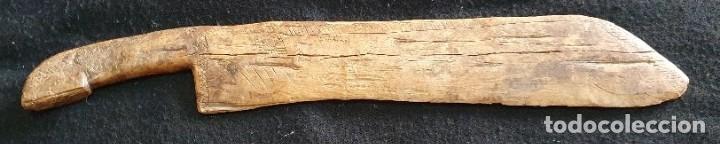 Antig&uuml;edades: CUCHILLO DE MADERA - Foto 1