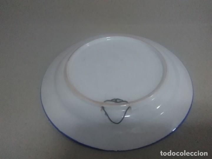 Antig&uuml;edades: Plato de cer&aacute;mica azul 30 ctms - Foto 5