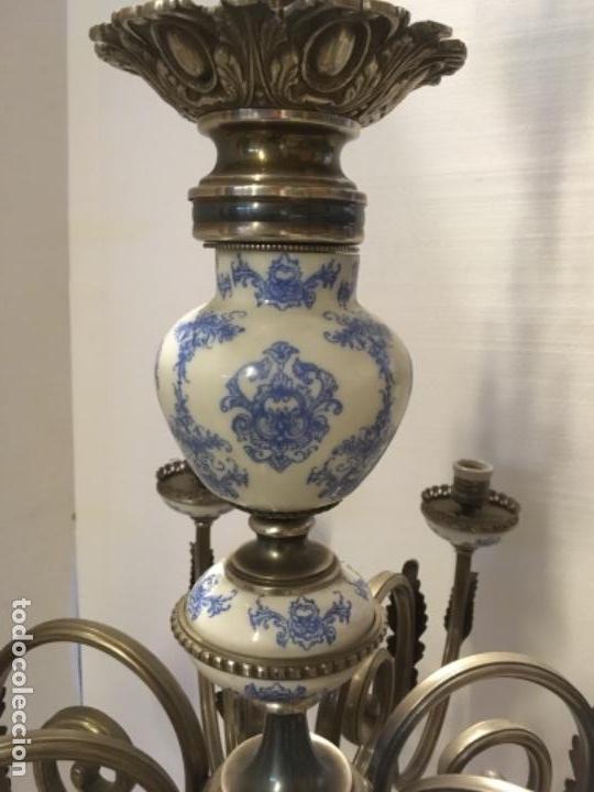 Antig&uuml;edades: Lampara plateada y porcelana - Foto 2