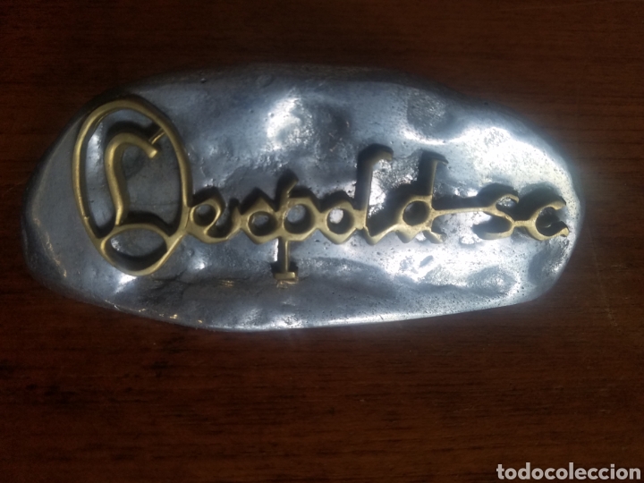 Antig&uuml;edades: Escultura aluminio y lat&oacute;n estilo brutalista Leopold SC