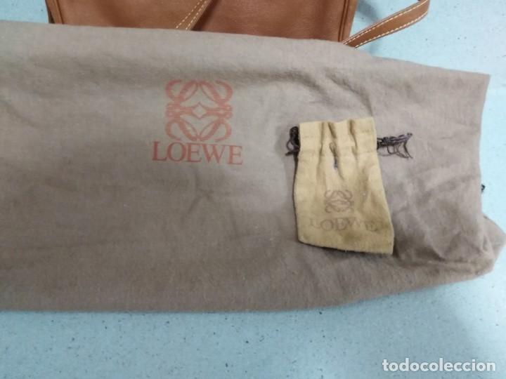 Antig&uuml;edades: Bolso de piel de LOEWE 30x22ctms aprox - Foto 3