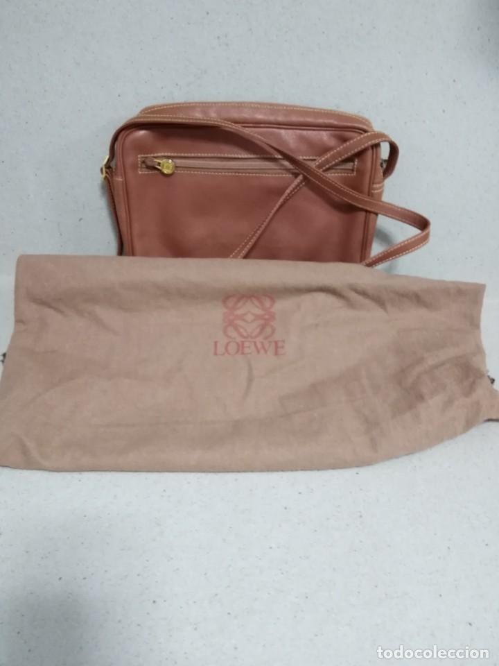 Antig&uuml;edades: Bolso de piel de LOEWE 30x22ctms aprox - Foto 10