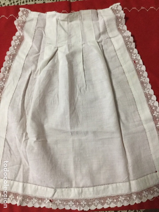 Antig&uuml;edades: Fald&oacute;n blanco ni&ntilde;o Jes&uacute;s siglo XVIII ,XIX