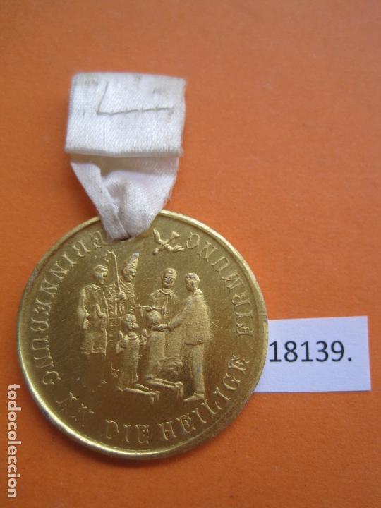 Antig&uuml;edades: medalla religiosa - Foto 2