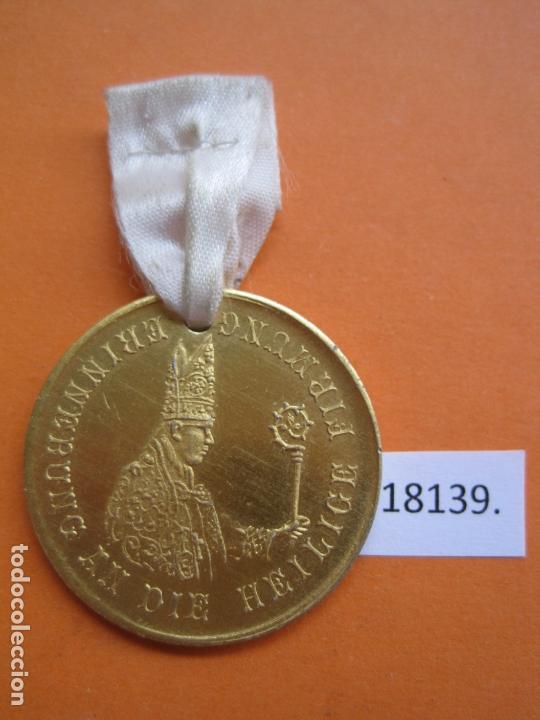 Antig&uuml;edades: medalla religiosa - Foto 1