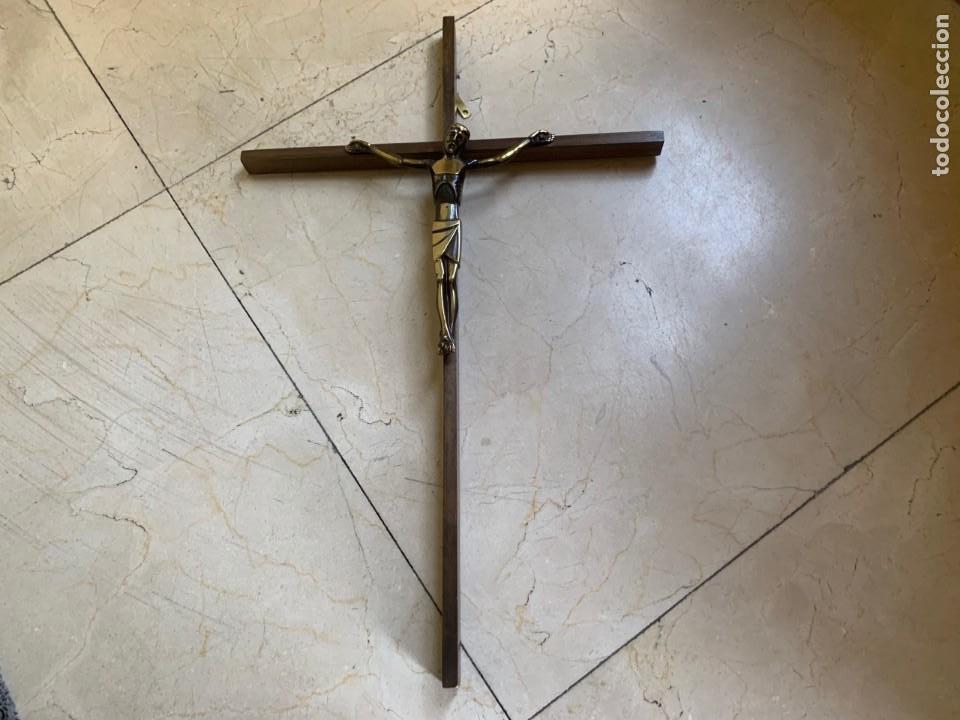 Antig&uuml;edades: Crucifijo madera y metal - Foto 2