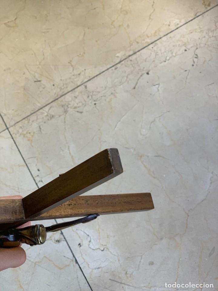 Antig&uuml;edades: Crucifijo madera y metal - Foto 5