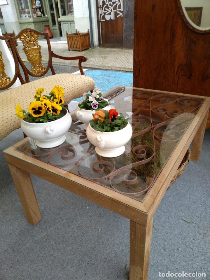 Antig&uuml;edades: MESA DE CENTRO CONSTRUIDA CON REJA ANTIGUA - Foto 2