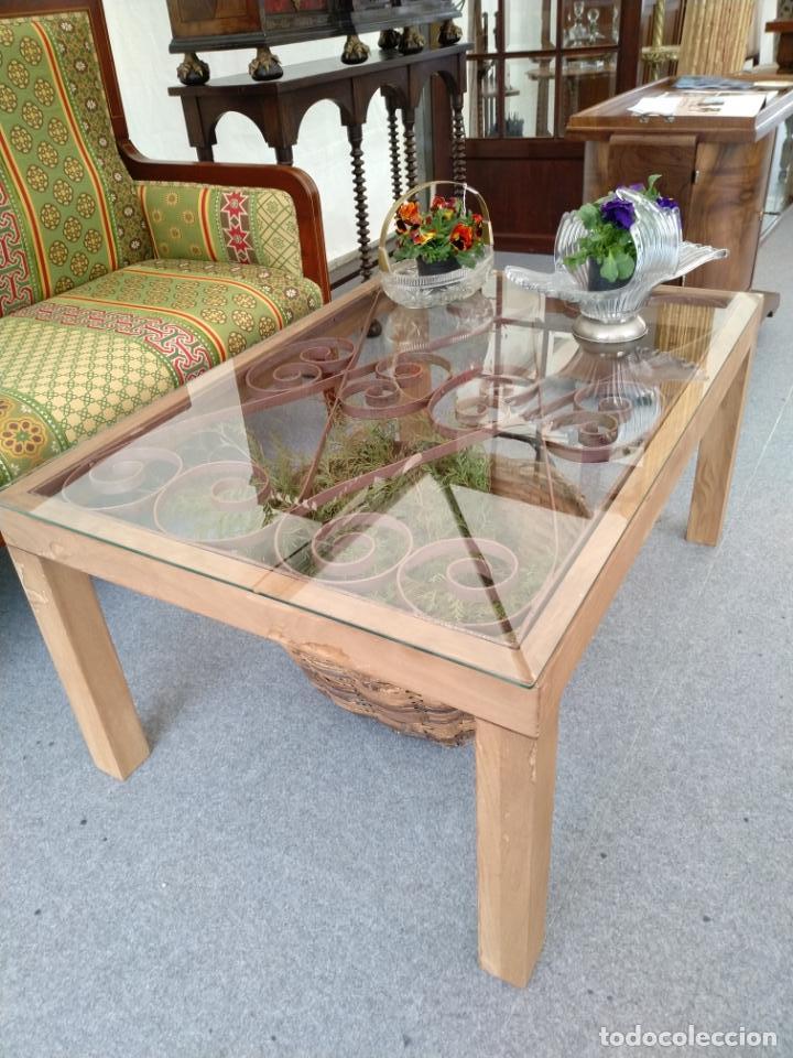 Antig&uuml;edades: MESA DE CENTRO CONSTRUIDA CON REJA ANTIGUA - Foto 1