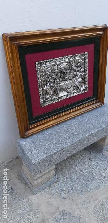 Antiques: Antig&uuml;o cuadro en relieve de alpaca de la &uacute;ltima cena de Jes&uacute;s.