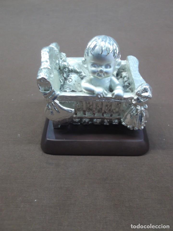 Antig&uuml;edades: Figura de bebe en cuna en plaque de plata - Foto 3