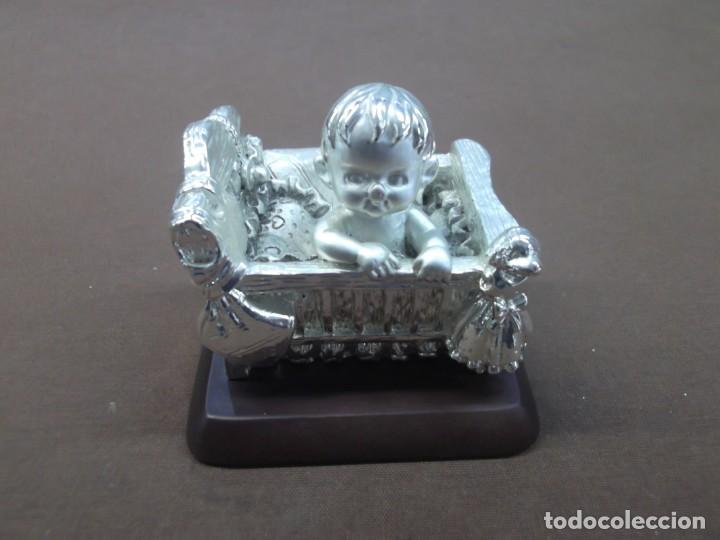 Antig&uuml;edades: Figura de bebe en cuna en plaque de plata - Foto 5