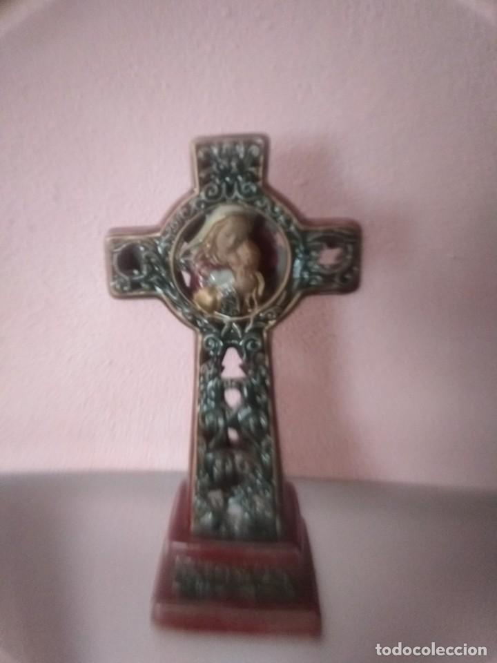 Antig&uuml;edades: Crucifijo de Manises antiguo - Foto 1