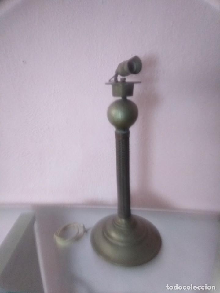 Antig&uuml;edades: L&aacute;mpara antigua de bronce - Foto 1