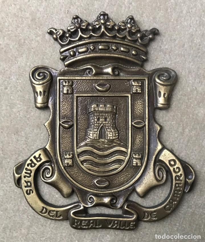 Antiquit&eacute;s: Escudo de bronce Armas Del Real Valle de Camargo (Cantabria - Santander)