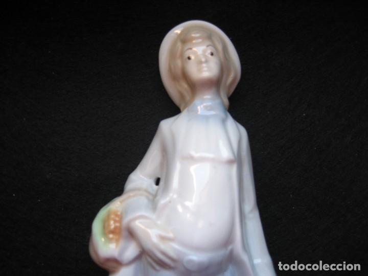 Antig&uuml;edades: PAREJA DE FIGURAS DE PORELNA - Foto 3
