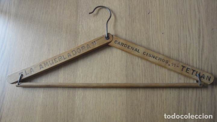 Antiquit&eacute;s: ANTIGUA PERCHA PUBLICITARIA LA AMUEBLADORA.BCARDENAL CISNEROS N&ordm; 11 TETUAN. A&Ntilde;OS 40,50