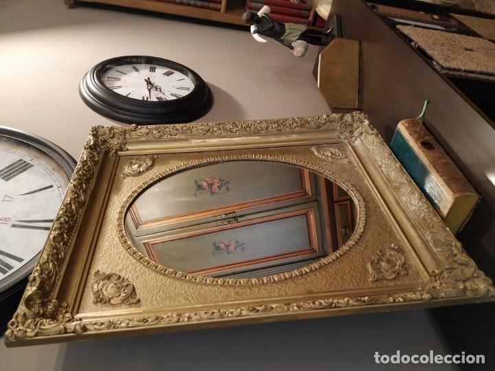 Antig&uuml;edades: ANTIGUO ESPEJO DORADO MADERA Y ESTUCO. - Foto 2
