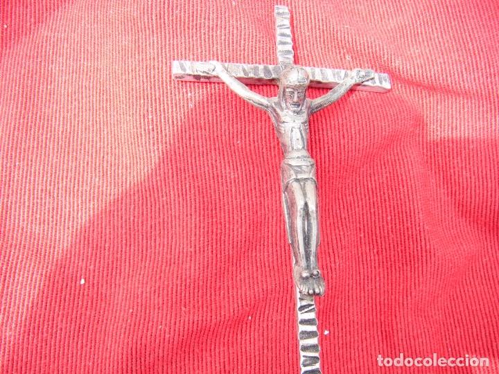 Antig&uuml;edades: Crucifijo sobre Piedra - Foto 2