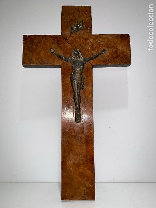 Antig&uuml;edades: ANTIGUO CRUCIFIJO DE MADERA - Foto 1