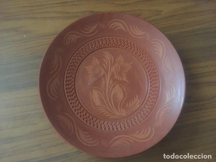 Antig&uuml;edades: PLATO DE CERAMICA DECORADO 29 CM - Foto 1