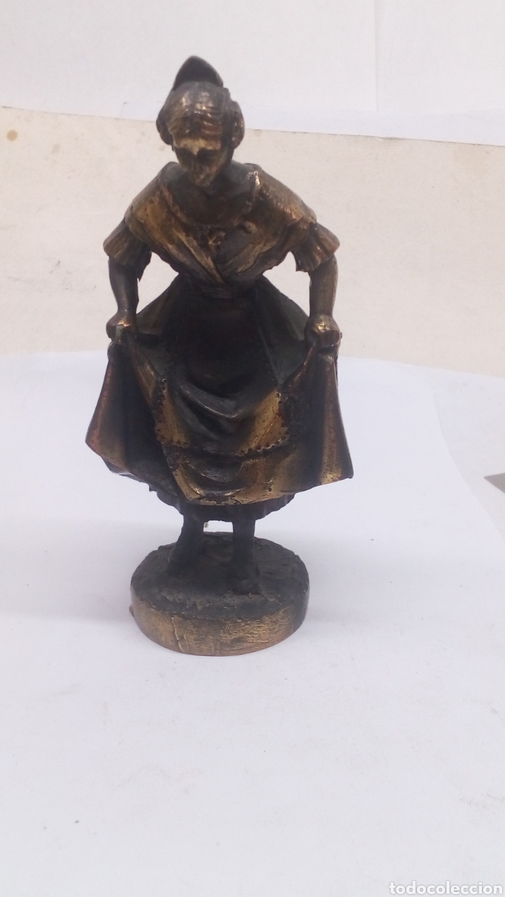 Antig&uuml;edades: Figura de resina tipo bronce fallera - Foto 1