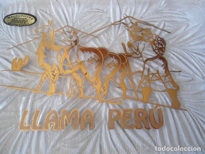 Antig&uuml;edades: BANDEJA DE CRISTAL DECORADA EN ORO LLAMA PERU - Foto 2