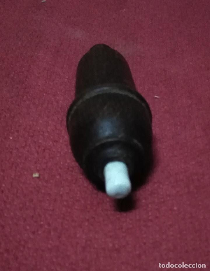 Antig&uuml;edades: antiguo interruptor con forma de pera de madera - 10cm - Foto 3