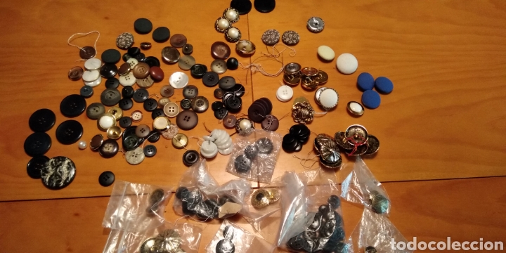 Antig&uuml;edades: LOTE DE BOTONES ANTIGUOS 400 GR. TOTAL , VARIADO - Foto 1