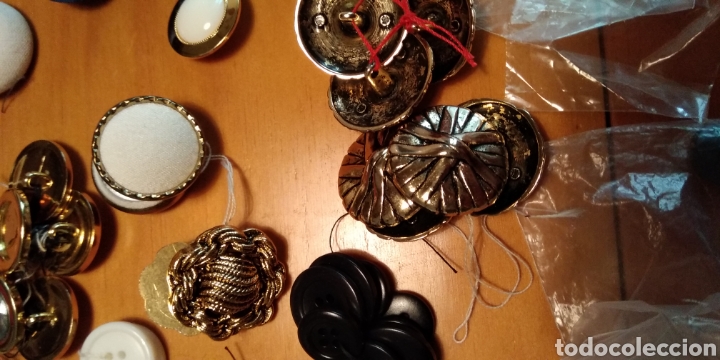 Antig&uuml;edades: LOTE DE BOTONES ANTIGUOS 400 GR. TOTAL , VARIADO - Foto 3
