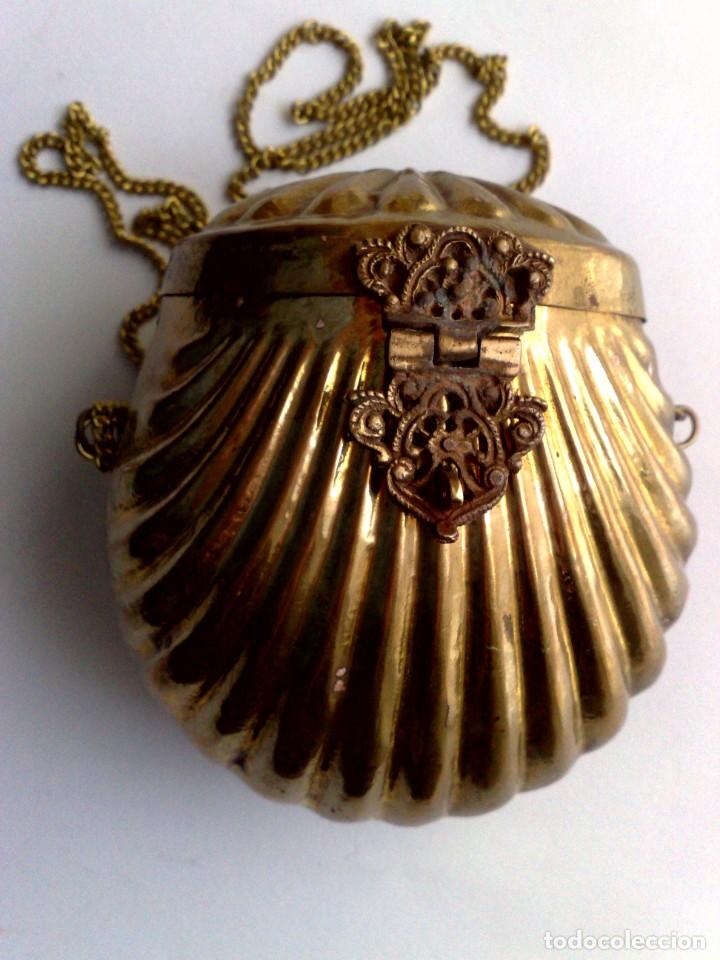antiguo bolso tipo bombonera en metal martelead - Kaufen Antike Taschen in  todocoleccion - 171444069