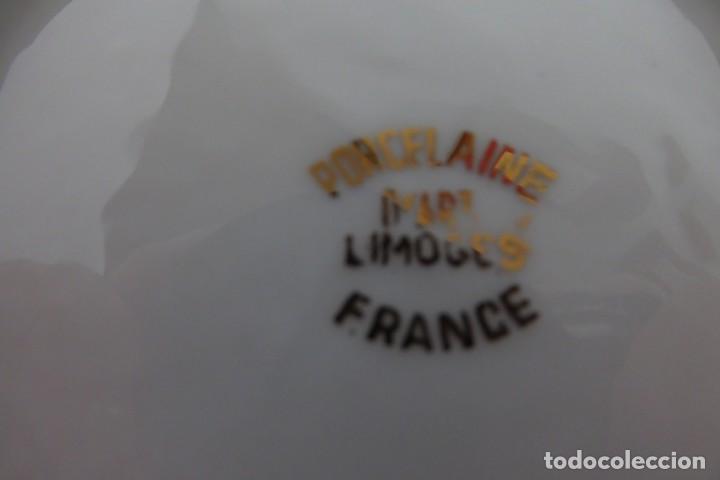 Antig&uuml;edades: PLATITO DE LIMOGES CON VIOLETAS - Foto 2