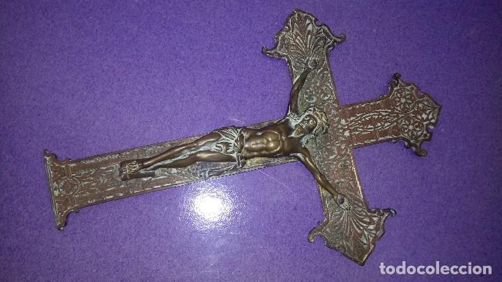 Antig&uuml;edades: CRUCIFIJO de BRONCE. - Foto 2