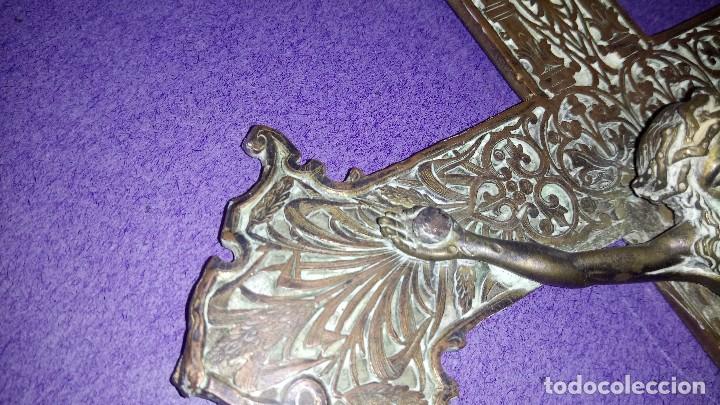 Antig&uuml;edades: CRUCIFIJO de BRONCE. - Foto 3