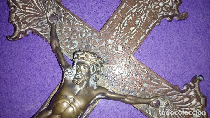 Antig&uuml;edades: CRUCIFIJO de BRONCE. - Foto 4