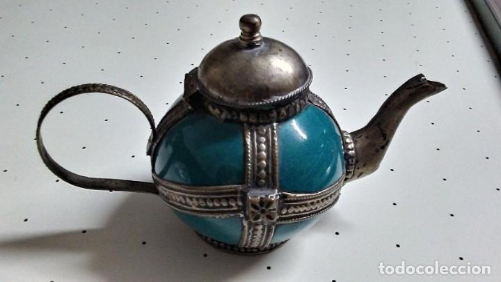 Antig&uuml;edades: TETERA DE BARRO ESMALTADO CON ADORNOS - Foto 1