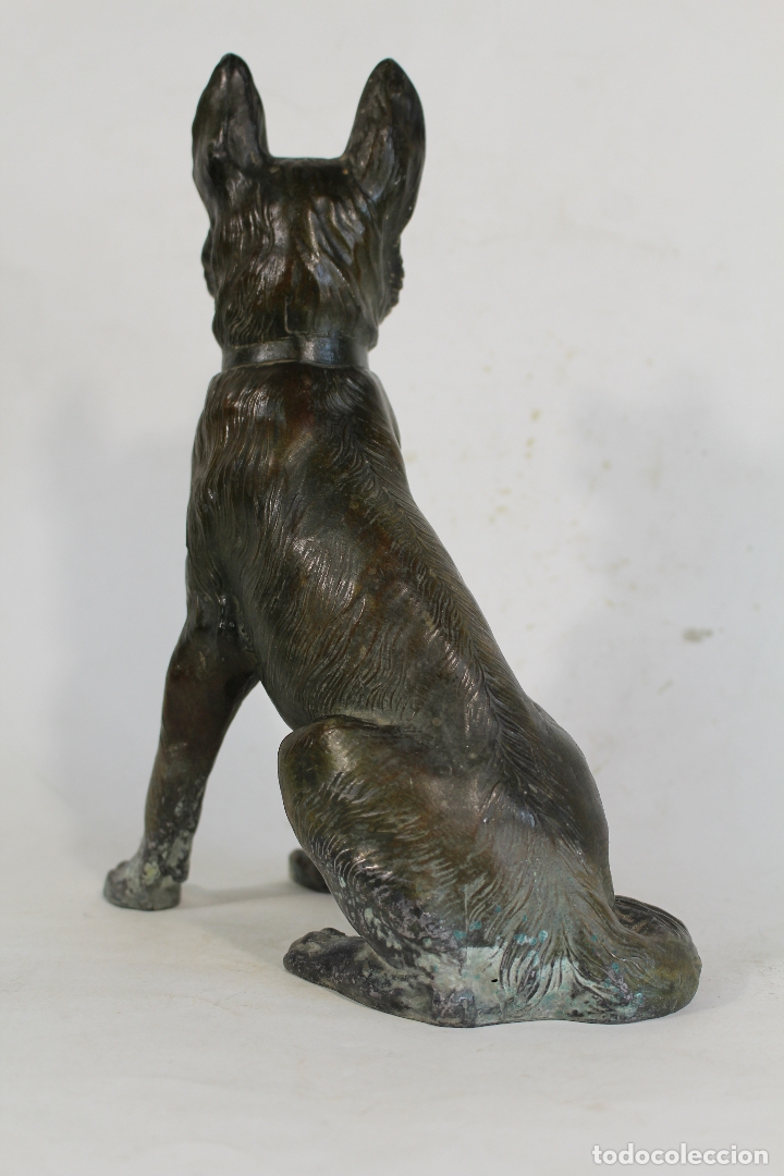 Antig&uuml;edades: figura de perro pastor en metal - Foto 3