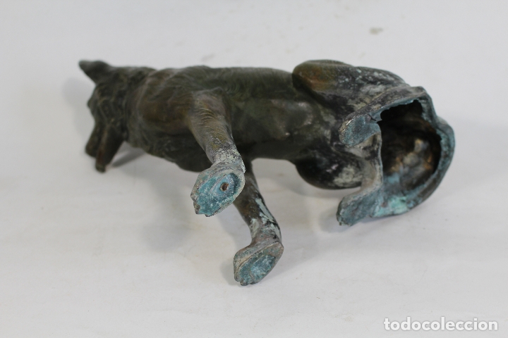 Antig&uuml;edades: figura de perro pastor en metal - Foto 4