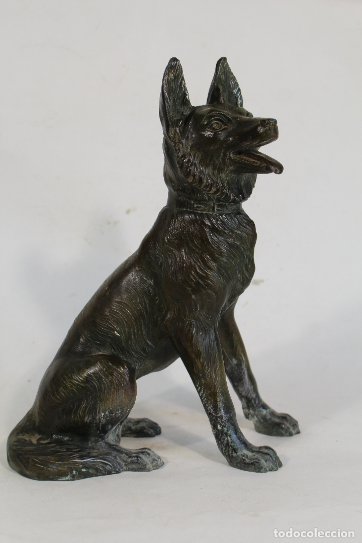 Antig&uuml;edades: figura de perro pastor en metal - Foto 1