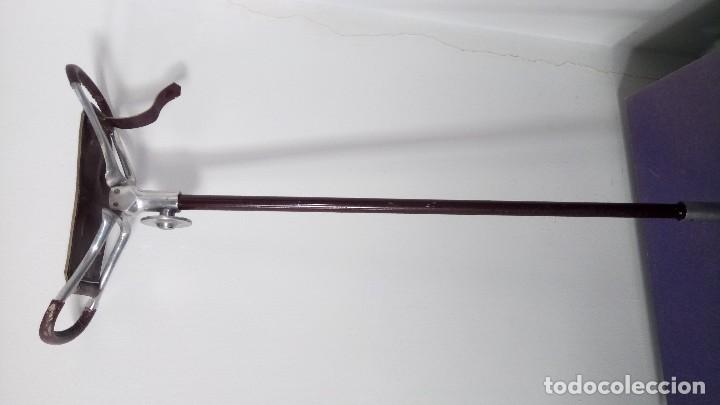 Antig&uuml;edades: BAST&Oacute;N  de  ASIENTO. - Foto 2
