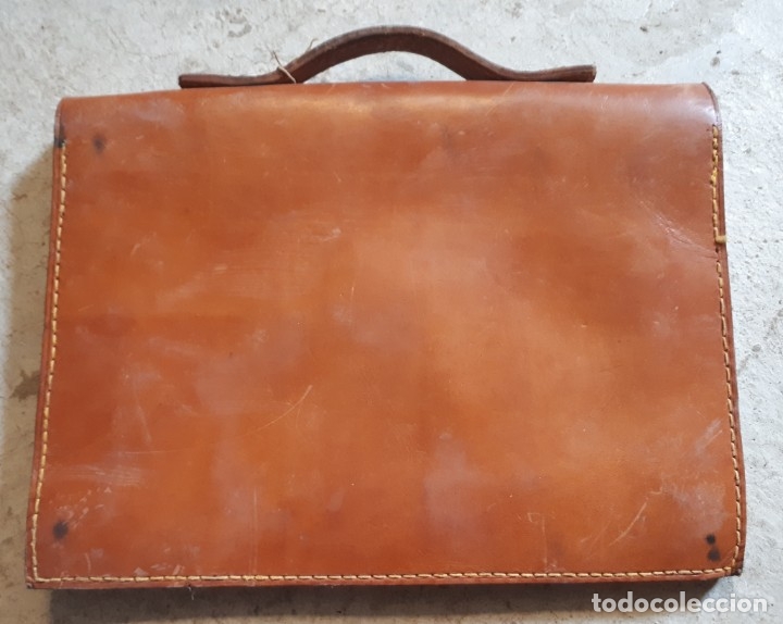 Antig&uuml;edades: Cartera de cuero para ni&ntilde;o con llave - Foto 2