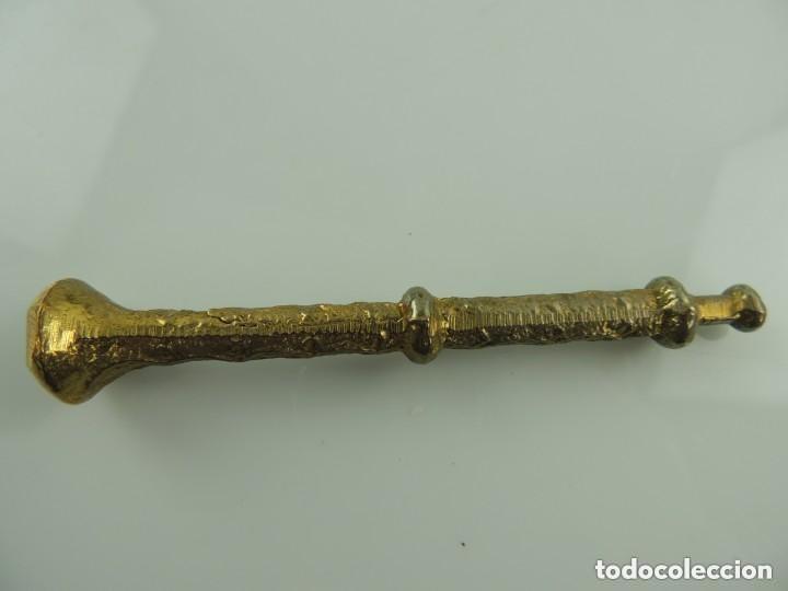 Antig&uuml;edades: Almirez de Bronce Tallado - Foto 3
