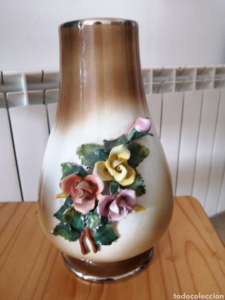 Antig&uuml;edades: Jarron con flores decorativas - Foto 1