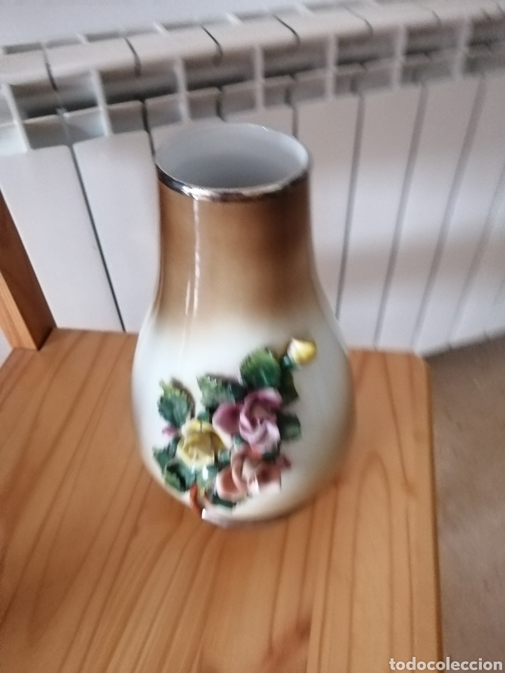 Antig&uuml;edades: Jarron con flores decorativas - Foto 2