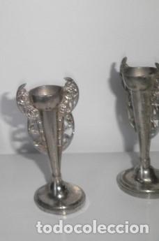 Antig&uuml;edades: JARRONES DE METAL - FLOREROS - VIOLETEROS - Foto 4