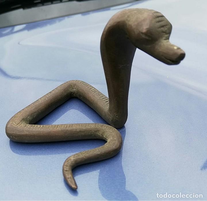 Antig&uuml;edades: Serpiente en bronce - Foto 1